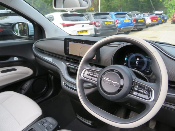2025 Fiat 500e C