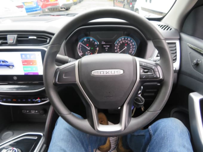 2025 Maxus T90ev