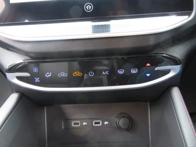2025 Maxus T90ev