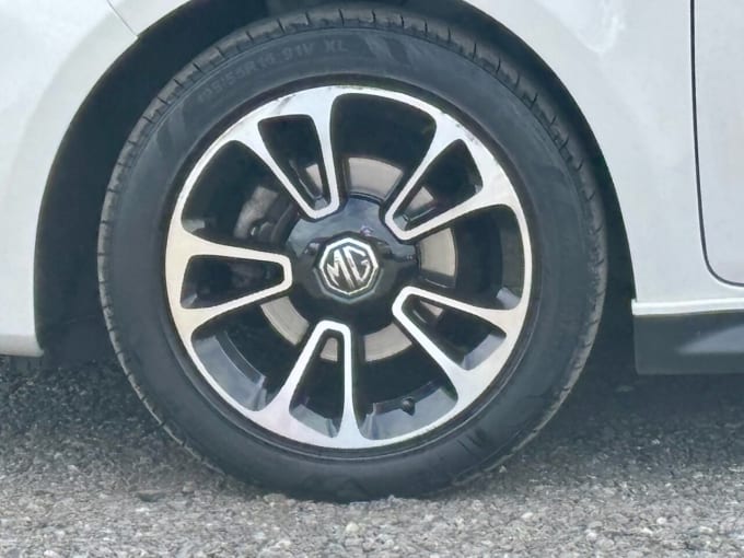 2025 Mg Mg3