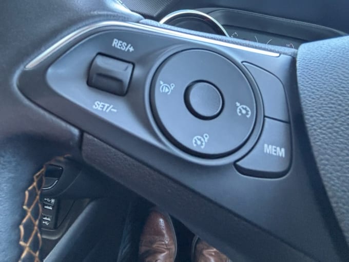 2025 Vauxhall Crossland X