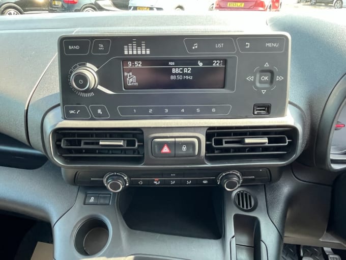 2025 Vauxhall Combo