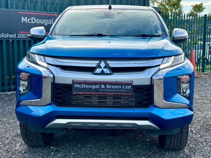 2025 Mitsubishi L200