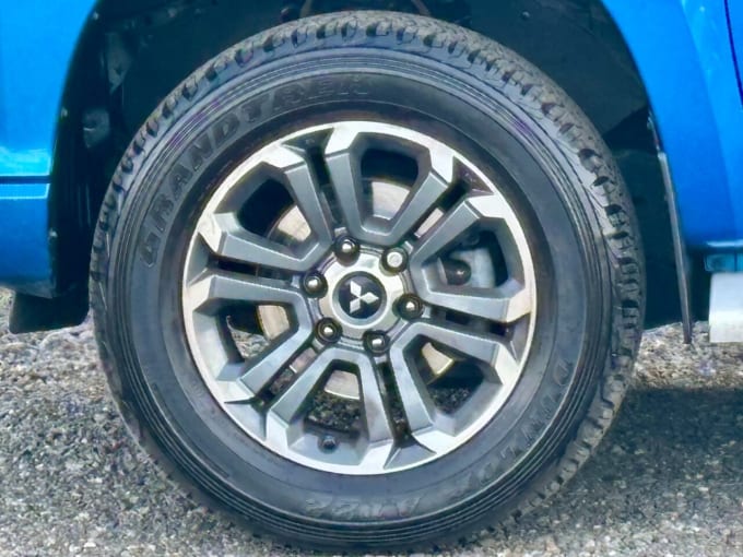 2025 Mitsubishi L200