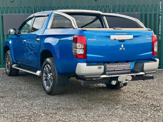 2025 Mitsubishi L200