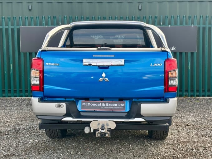 2025 Mitsubishi L200