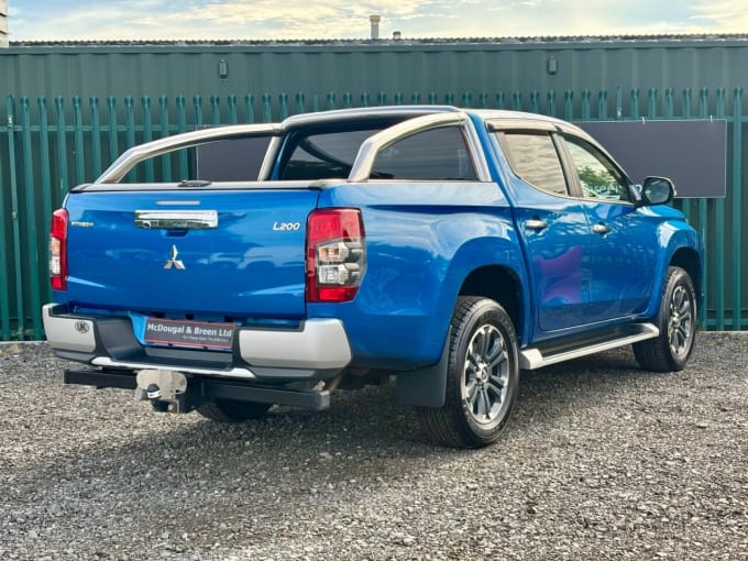 2025 Mitsubishi L200