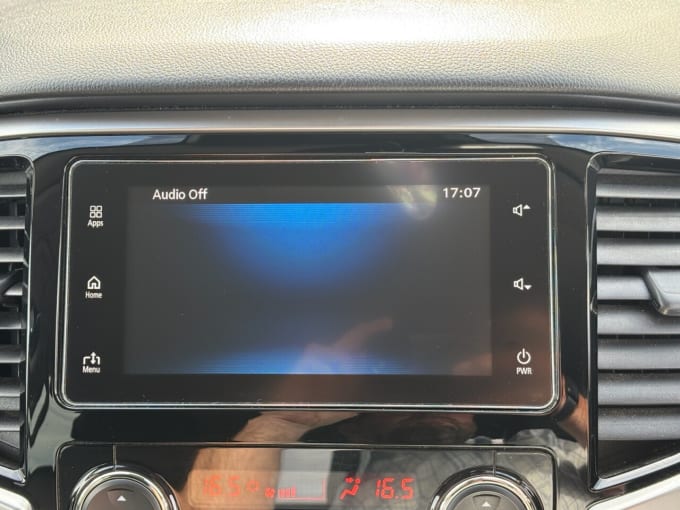2025 Mitsubishi L200