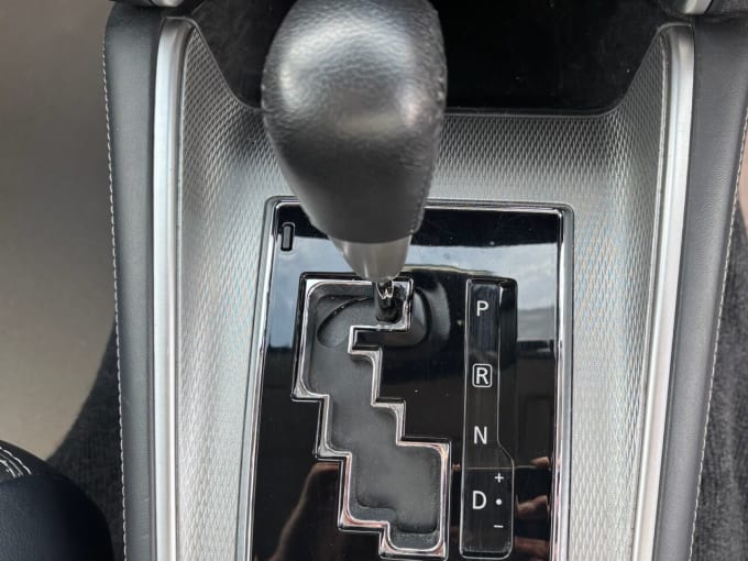 2025 Mitsubishi L200