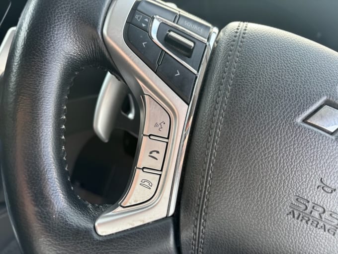 2025 Mitsubishi L200