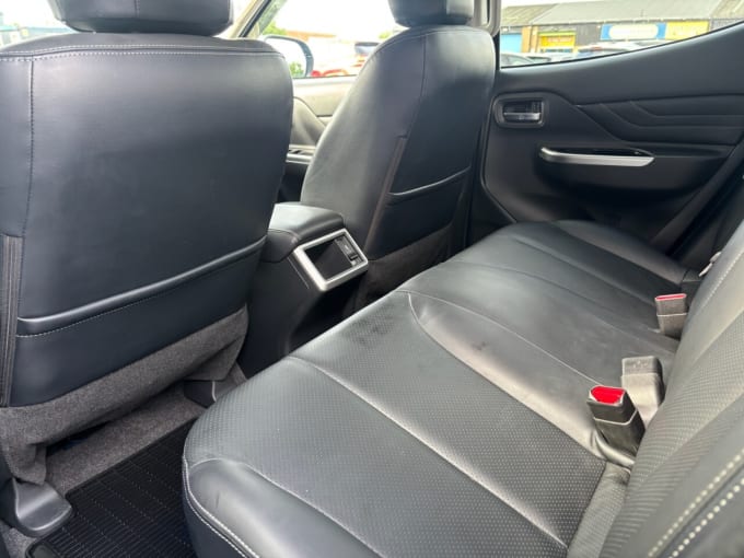 2025 Mitsubishi L200