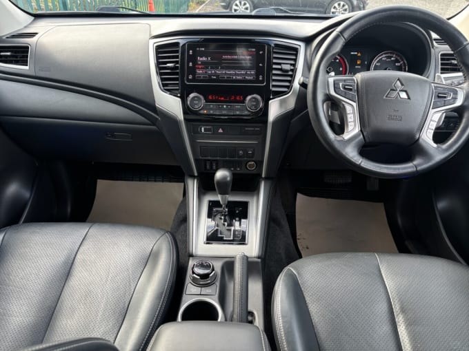 2025 Mitsubishi L200