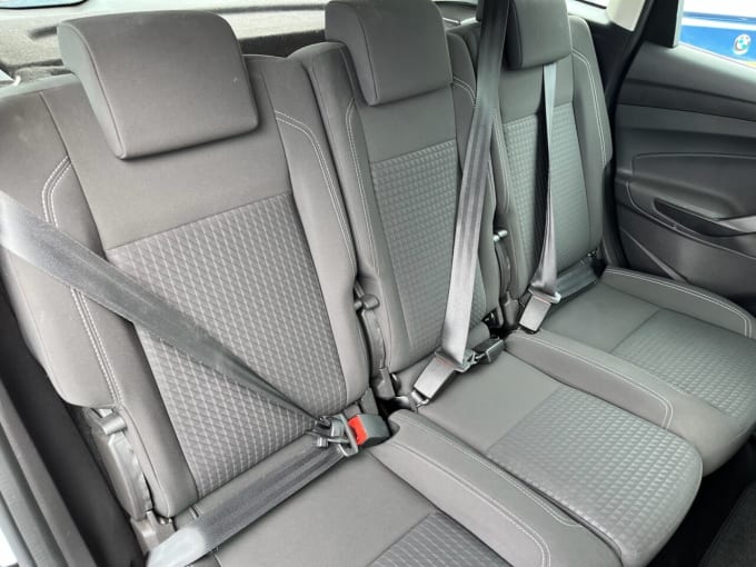 2025 Ford C-max