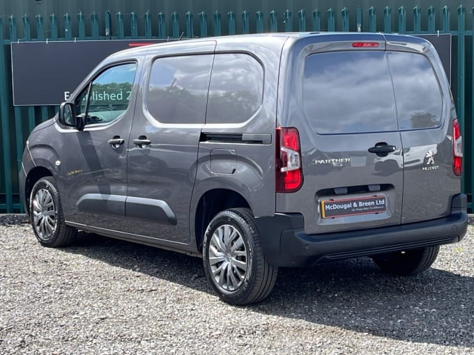 2025 Peugeot Partner