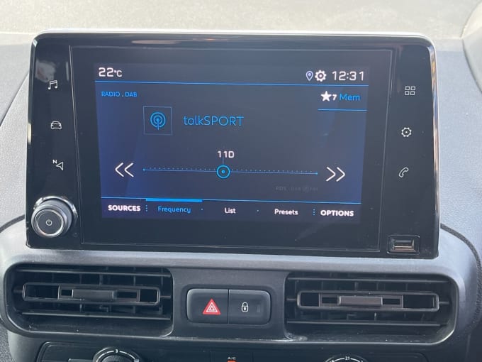 2025 Peugeot Partner