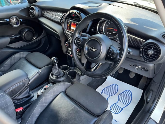 2019 Mini Hatch