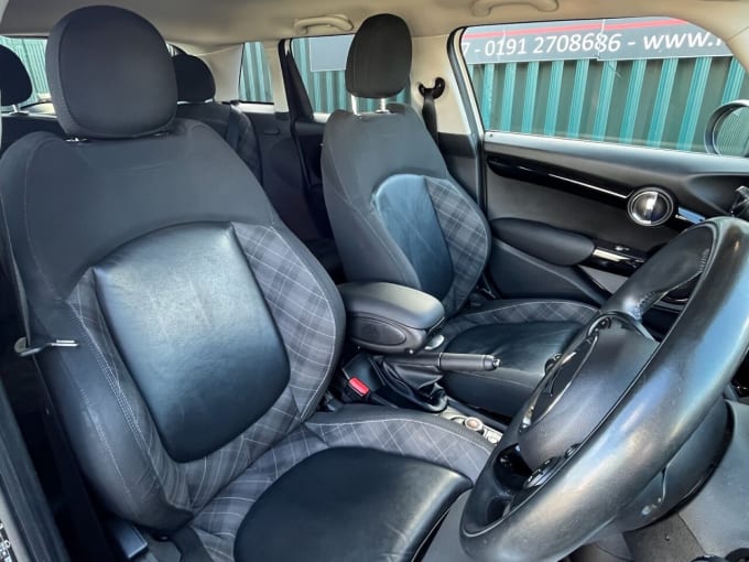 2019 Mini Hatch