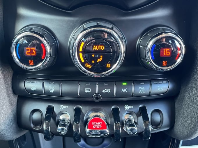 2019 Mini Hatch
