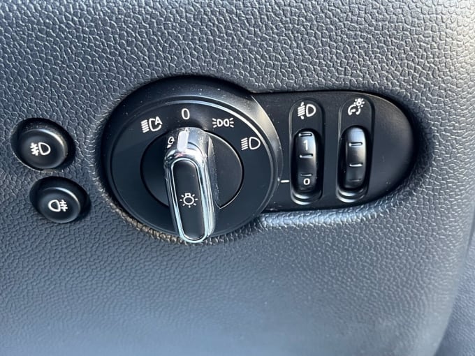 2019 Mini Hatch