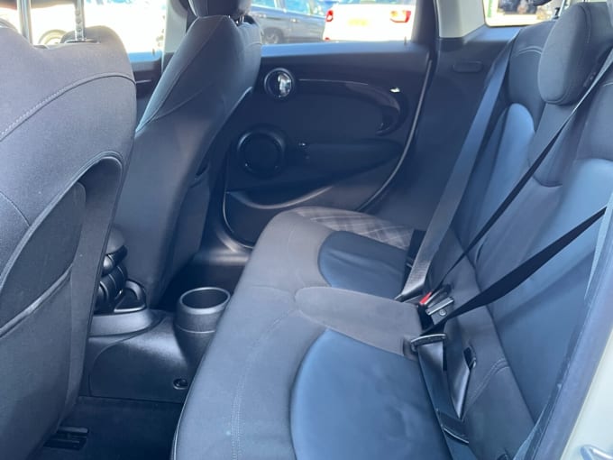 2019 Mini Hatch