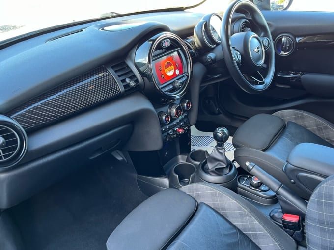 2019 Mini Hatch