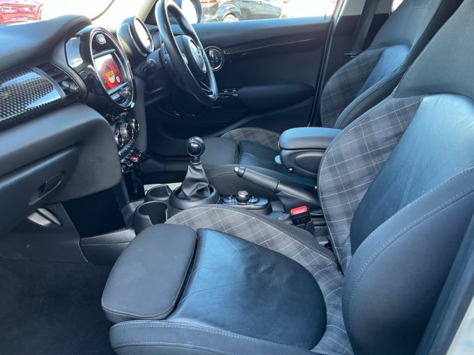 2019 Mini Hatch