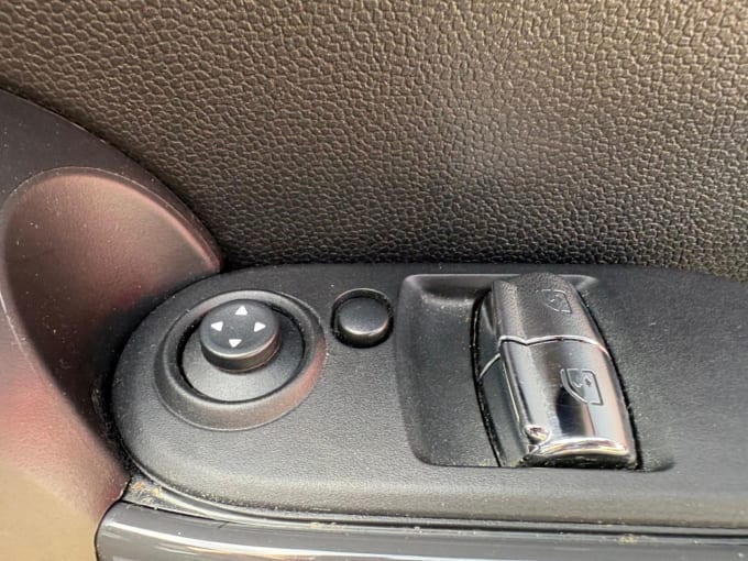 2025 Mini Hatch