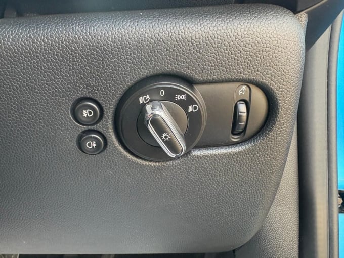 2025 Mini Hatch