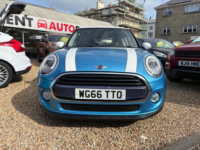 2025 Mini Hatch