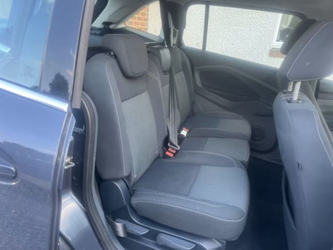 2025 Ford Grand C-max