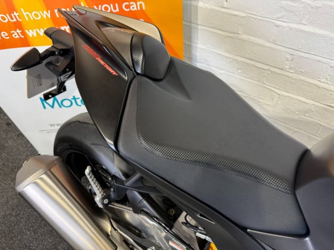 2025 Aprilia Tuono 1100 V4