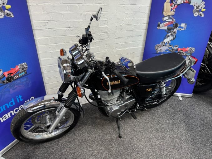 2025 Yamaha Sr400