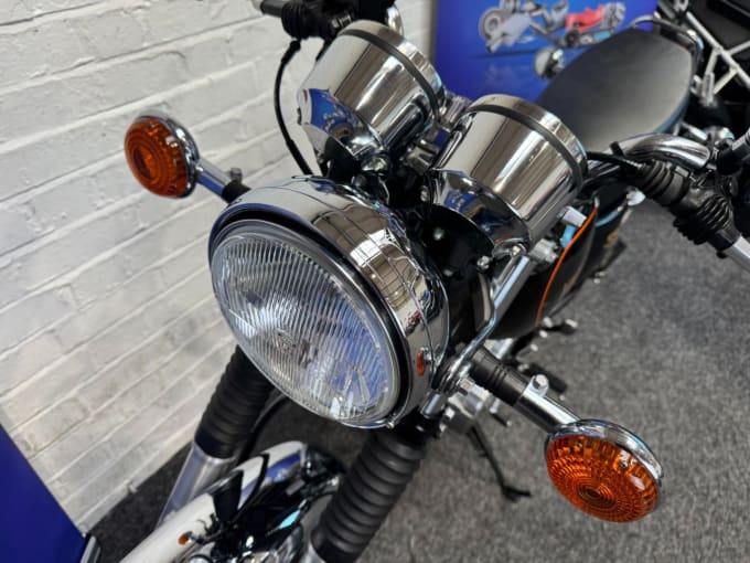 2025 Yamaha Sr400