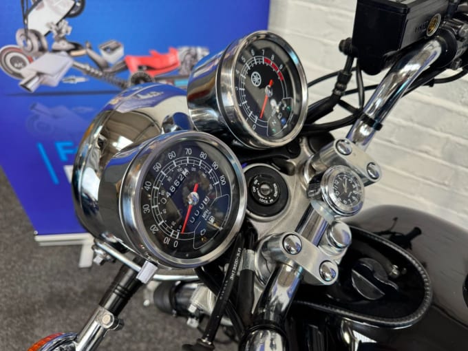 2025 Yamaha Sr400