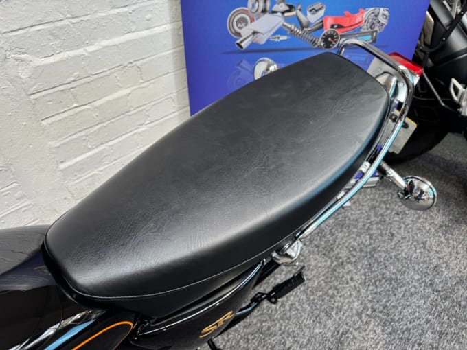 2025 Yamaha Sr400