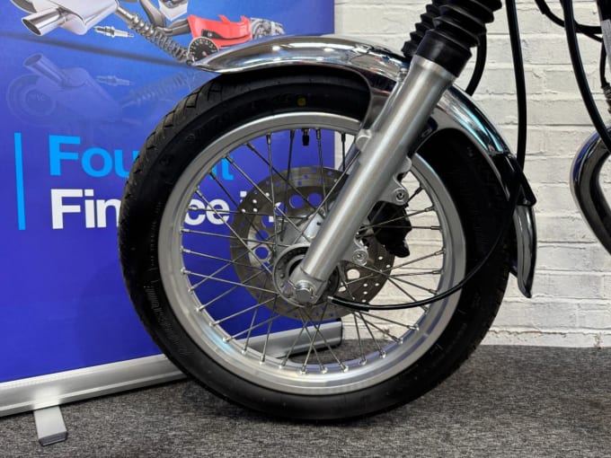 2025 Yamaha Sr400