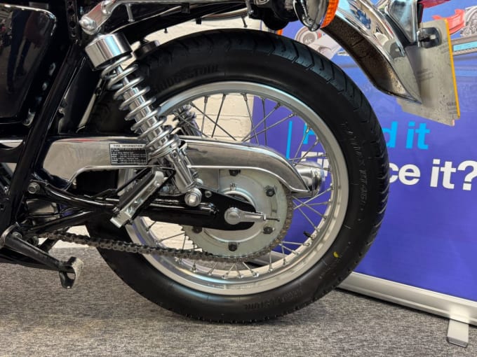 2025 Yamaha Sr400