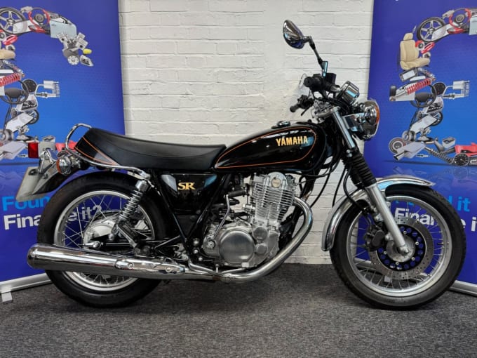 2025 Yamaha Sr400