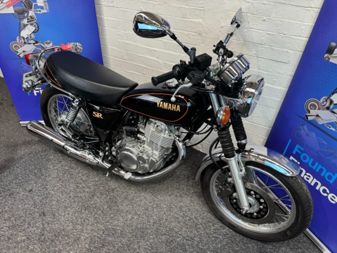 2025 Yamaha Sr400