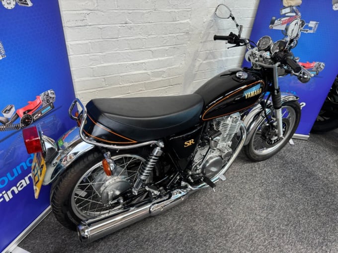 2025 Yamaha Sr400