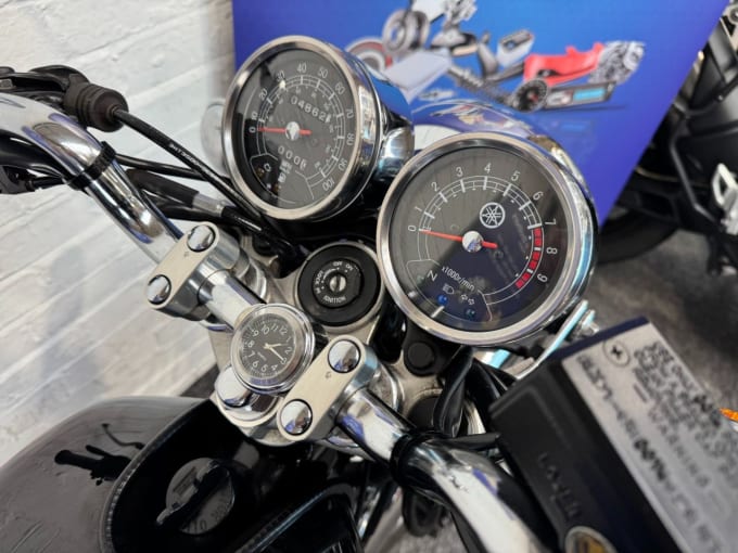 2025 Yamaha Sr400