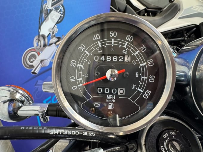 2025 Yamaha Sr400
