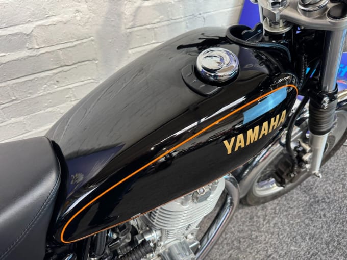 2025 Yamaha Sr400