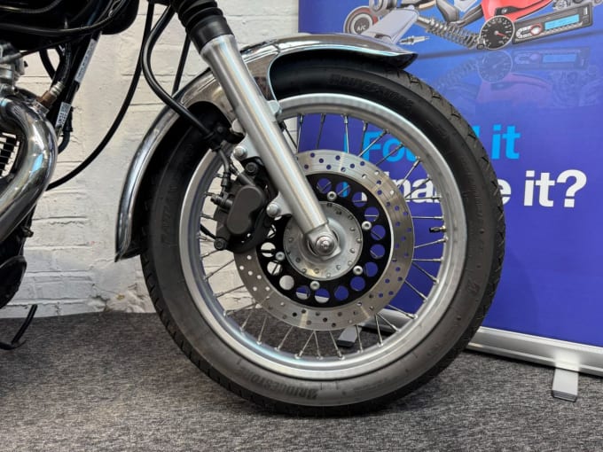 2025 Yamaha Sr400