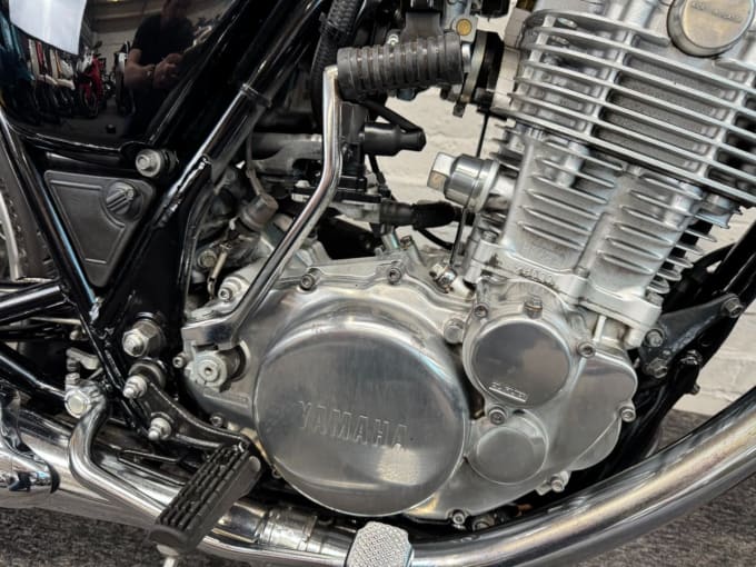 2025 Yamaha Sr400