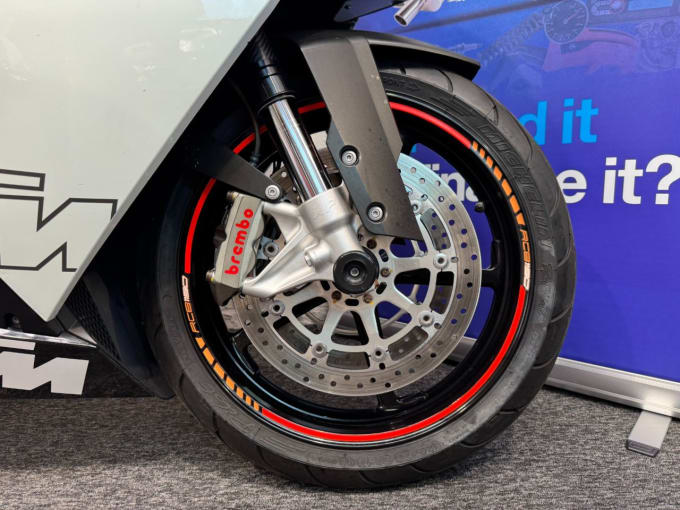 2025 Ktm Rc 8