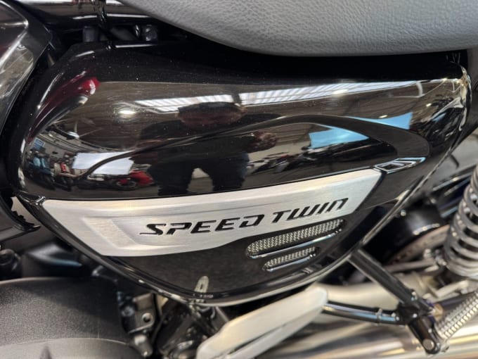 2025 Triumph Speed Twin 1200