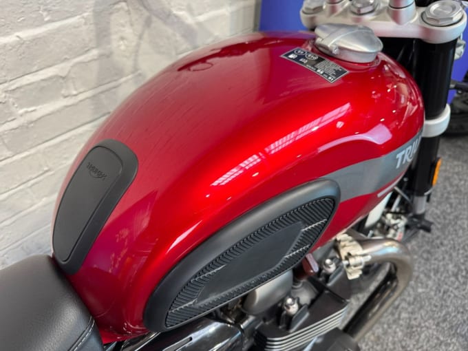 2025 Triumph Speed Twin 1200