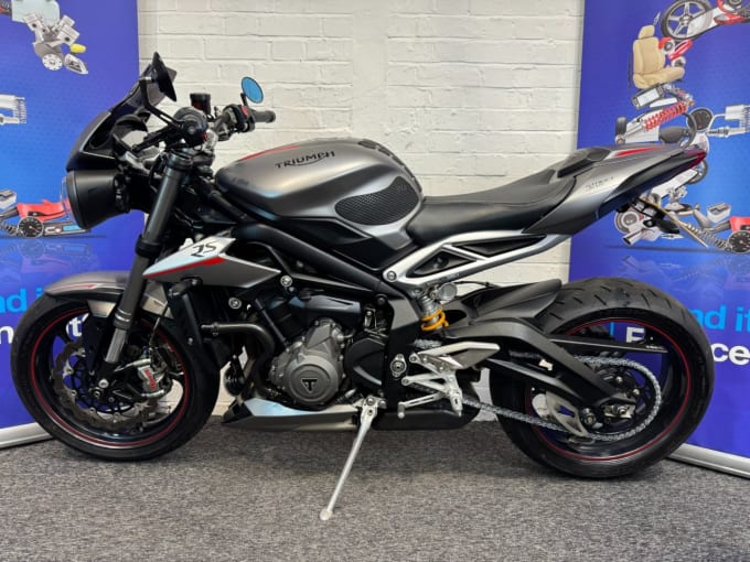 2025 Triumph Street Triple 765