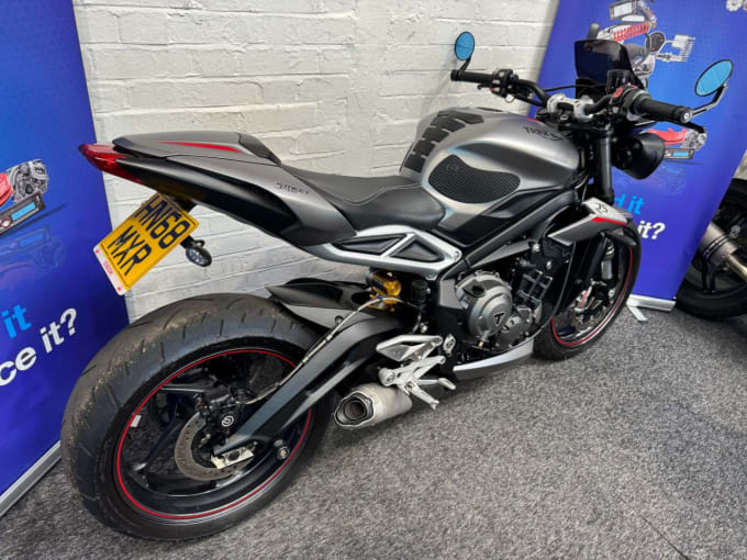 2025 Triumph Street Triple 765